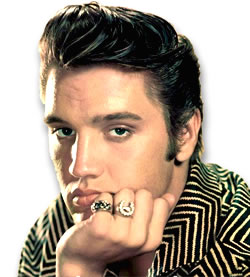 Elvis, il re del rock & roll indossa anelli di pietre preziose