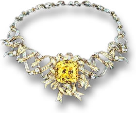Il diamante Tiffany nella collana con rosetta a nastro