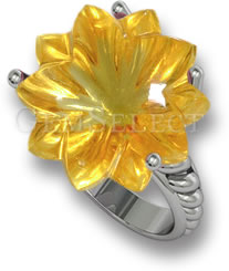 Anello con fiore di citrino intagliato