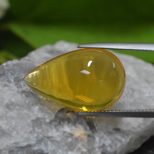 Pietra preziosa cabochon di opale di fuoco