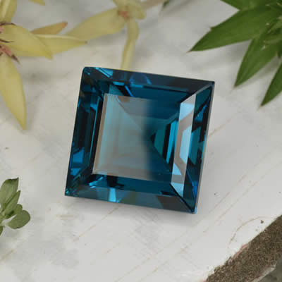 Pietra preziosa di topazio blu irradiata