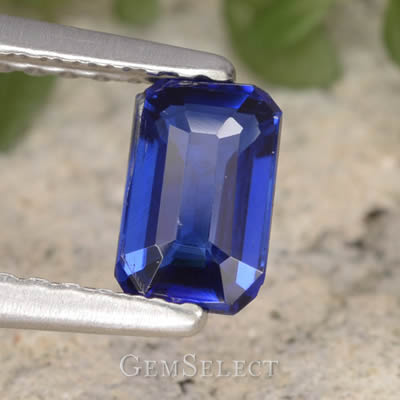 Cianite taglio smeraldo dal Nepal
