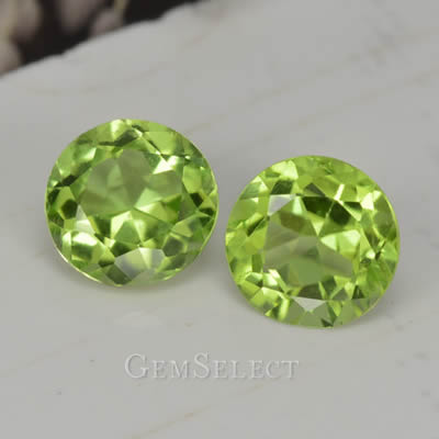 Coppia di peridoti abbinati