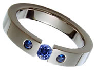 Anello in zaffiro e titanio