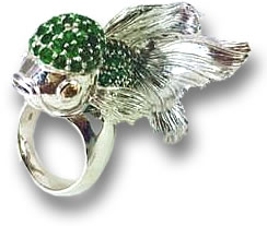 Anello da cocktail con design a pesce d'argento con gemme di granato tsavorite e spessartite