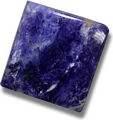 Cabochon di sodalite blu viola