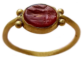 Antico anello di corniola