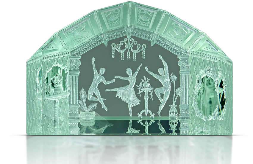 Berillo verde intagliato da 210,55 ct. Credito immagine: www.nationaljeweler.com