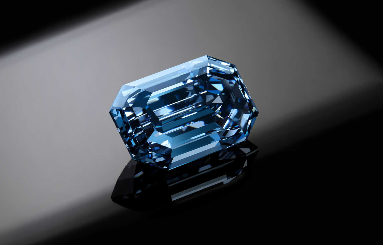 De Beers Cullinan Diamante Blu