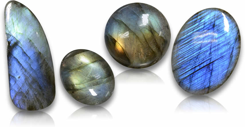 Cabochon in labradorite in vendita