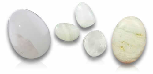 Pietre preziose naturali di Aragonite bianca