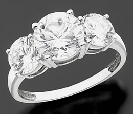Anello con zirconi bianchi