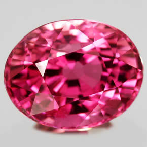 Pietra preziosa di tormalina rosa acceso