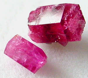 Cristallo di berillo rosso