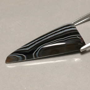 Agata naturale multicolore da 16,75 ct, trillion, opaco