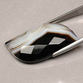 Agata Multicolore naturale da 27.84 ct, Forma fantasia, Opaco