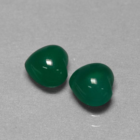 Agata naturale verde da  ct, a forma di cuore, traslucido