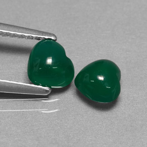 Agata naturale verde da  ct, a forma di cuore, traslucido