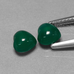Agata naturale verde da  ct, a forma di cuore, traslucido