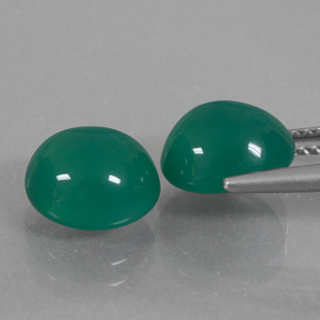 Agata naturale verde da 5,78 ct, taglio ovale, traslucido