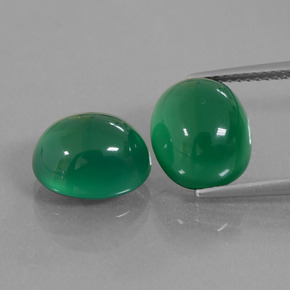 Agata naturale verde da 8,66 ct, taglio ovale, traslucido