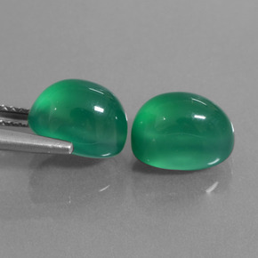 Agata naturale verde da 7,42 ct, taglio ovale, traslucido
