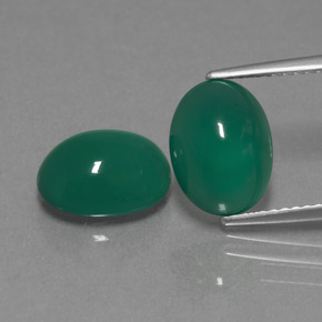 Agata naturale verde da 5,91 ct, taglio ovale, traslucido