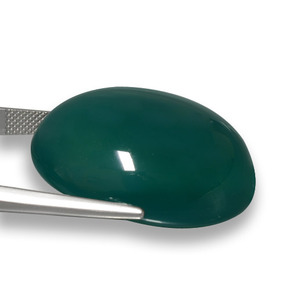 Agata naturale verde da 75,23 ct, taglio ovale, traslucido