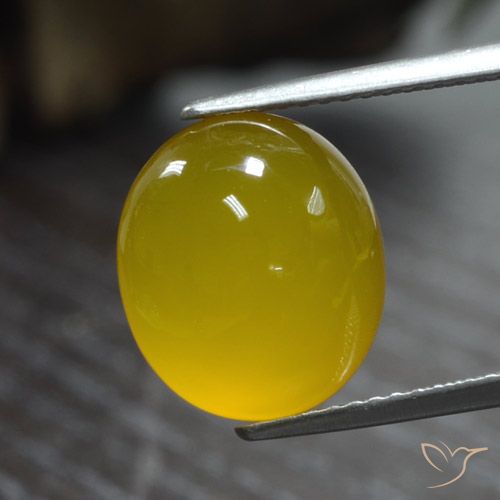 Agata Giallo intenso naturale da 5.29 ct, Ovale, Traslucido