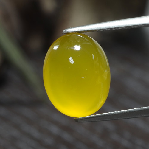 Agata Giallo miele chiaro naturale da 3.84 ct, Taglio ovale, Traslucido