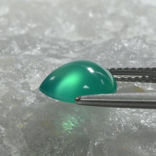 Agata naturale verde da 1,97 ct, taglio a pera, traslucido
