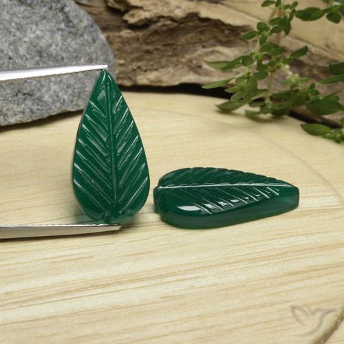 Gemme di Agata Verde scuro medio naturale da 10.48 ct, Taglio a fantasia, Traslucido