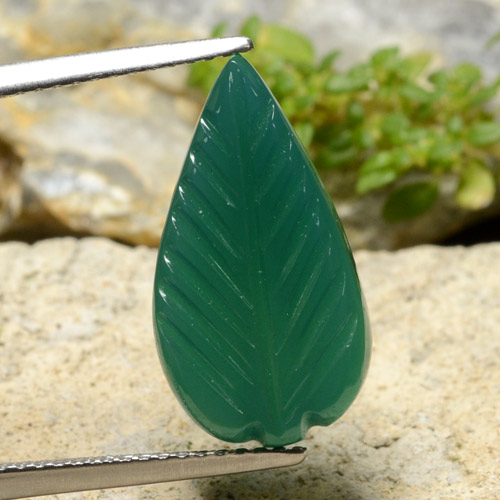 Agata naturale verde da 4,79 ct, taglio fiore, traslucido