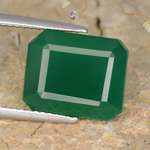 Agata naturale verde da 5,28 ct, taglio smeraldo, traslucido