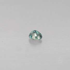 Alessandrite Verde / Rosso naturale da 0.07 ct, Taglio ovale, VS