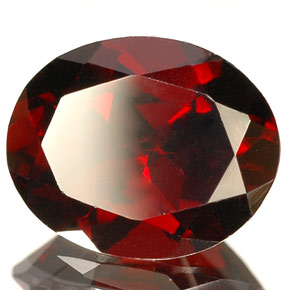 Granato Almandino Rosso scuro naturale da 3.01 ct, Taglio ovale, VS
