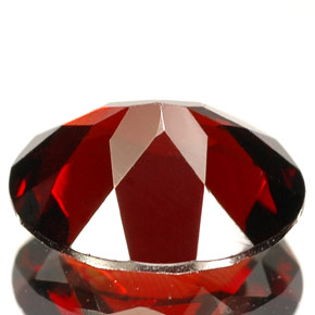 Granato Almandino Rosso scuro naturale da 3.01 ct, Taglio ovale, VS