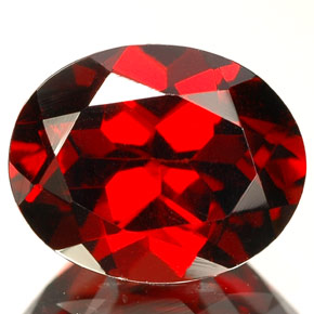 Granato Almandino Rosso naturale da 3.41 ct, Taglio ovale, VS