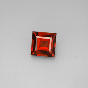 Granato Almandino Rosso scuro naturale da 1.18 ct, Quadrato, VVS-VS