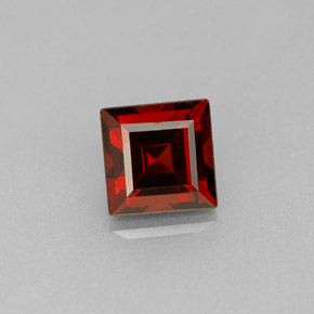 Granato almandino naturale rosso da 1,35 ct, quadrato, VS