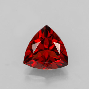 Granato Almandino Rosso naturale da 1.53 ct, Taglio trillion, VVS