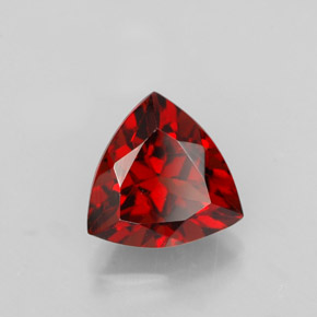Granato Almandino Rosso naturale da 1.53 ct, Taglio trillion, VVS