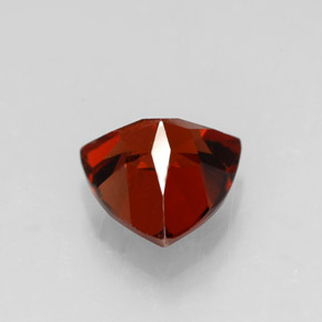 Granato Almandino Rosso naturale da 1.53 ct, Taglio trillion, VVS