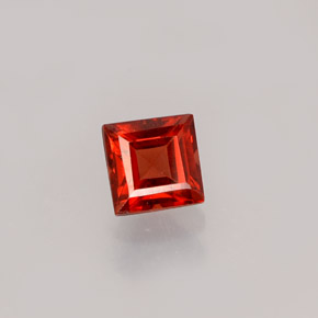 Granato almandino naturale rosso da 0,59 ct, quadrato, VVS-VS