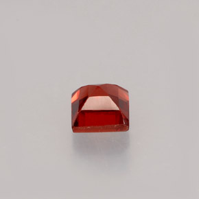 Granato almandino naturale rosso da 0,59 ct, quadrato, VVS-VS