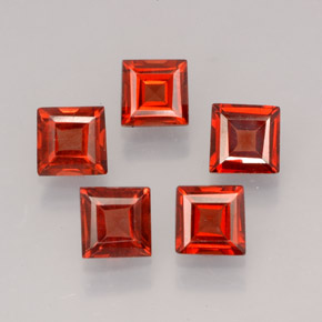 Granato almandino naturale rosso da  ct, quadrato, VVS-VS
