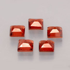 Granato almandino naturale rosso da  ct, quadrato, VVS-VS