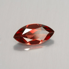 Granato Almandino Rosso arancione naturale da 1.26 ct, Taglio marquise, VVS-VS
