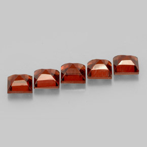 Granato almandino naturale rosso da  ct, quadrato, VVS-VS