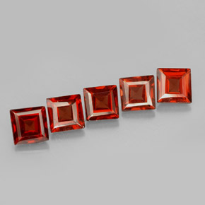 Granato almandino naturale rosso da  ct, quadrato, VVS-VS
